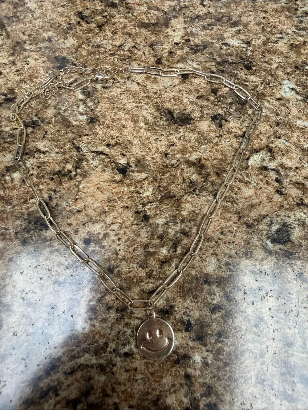 Gold Tone Paperclip Chain Smiley Face Pendant Necklace 17” Happy Face Trendy